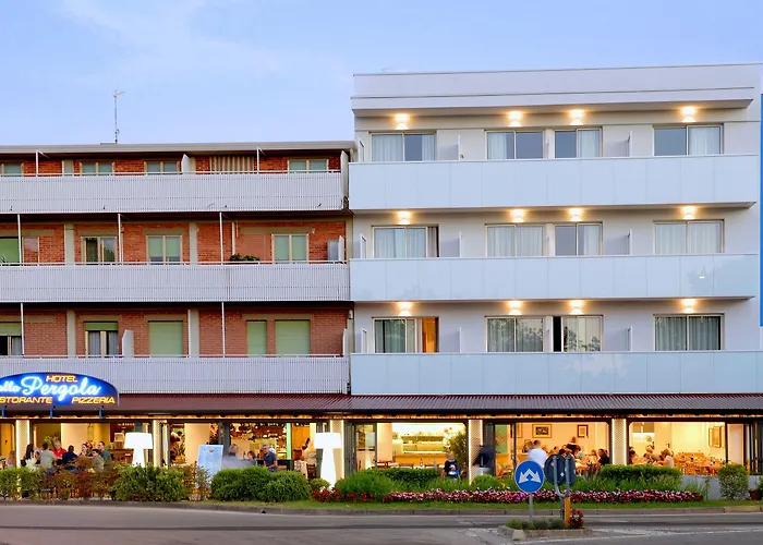 Hotel Alla Pergola 3*